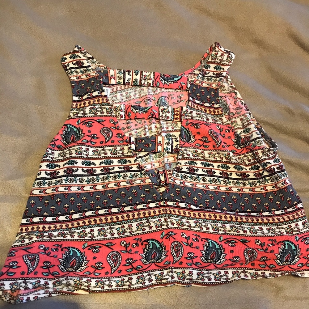 Patterned crop - Picture 2 of 4